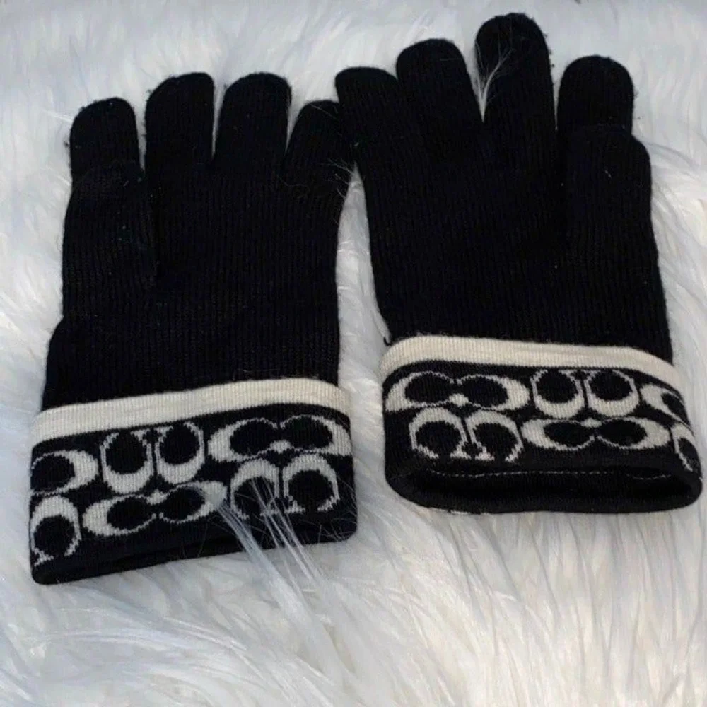 COACH Logo C Wool Gloves Black solid